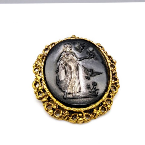 Mod Black Glass Cameo Brooch of Woman with Birds, Gilt Stripe Lapel Pin in Gold - Picture 3 of 4